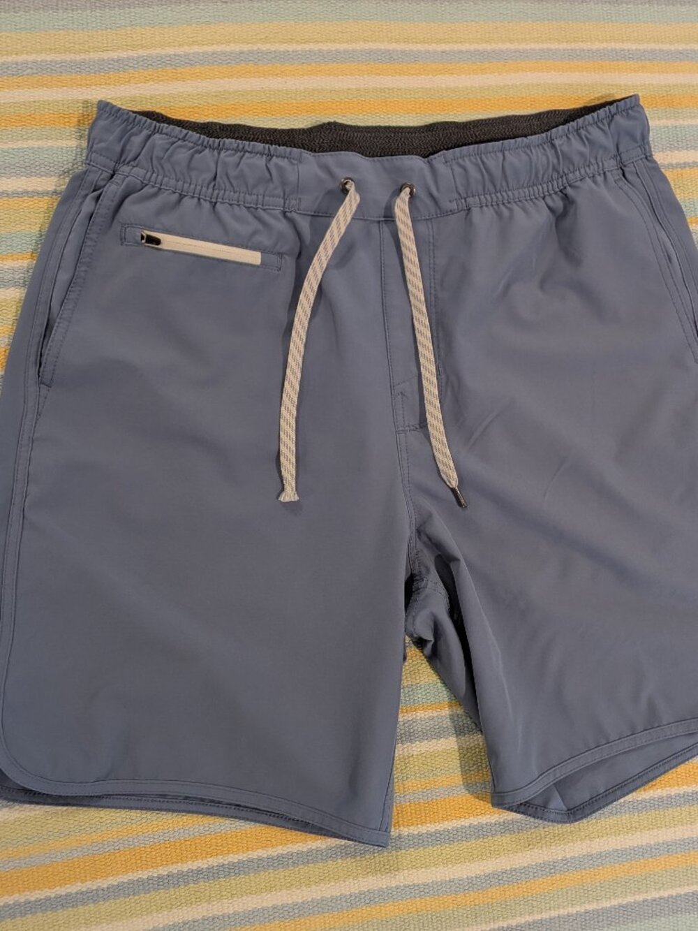 Vuori Men's Size L Slate Blue Banks Unlined 4-Way Stretch Workout Shorts V330